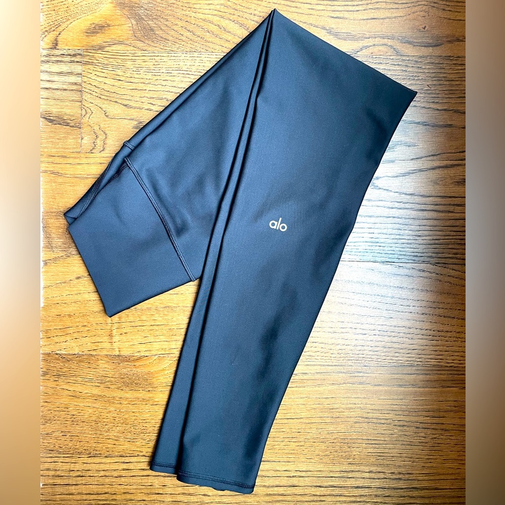 Alo AirLift High Waist Legging - Size Medium